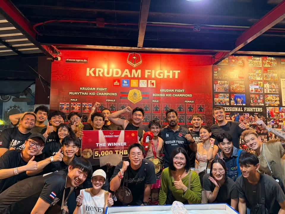 บรรยากาศเรียนมวยไทย ลดน้ำหนัก ออกกำลังกาย ยาวชัยมวยไทยยิม