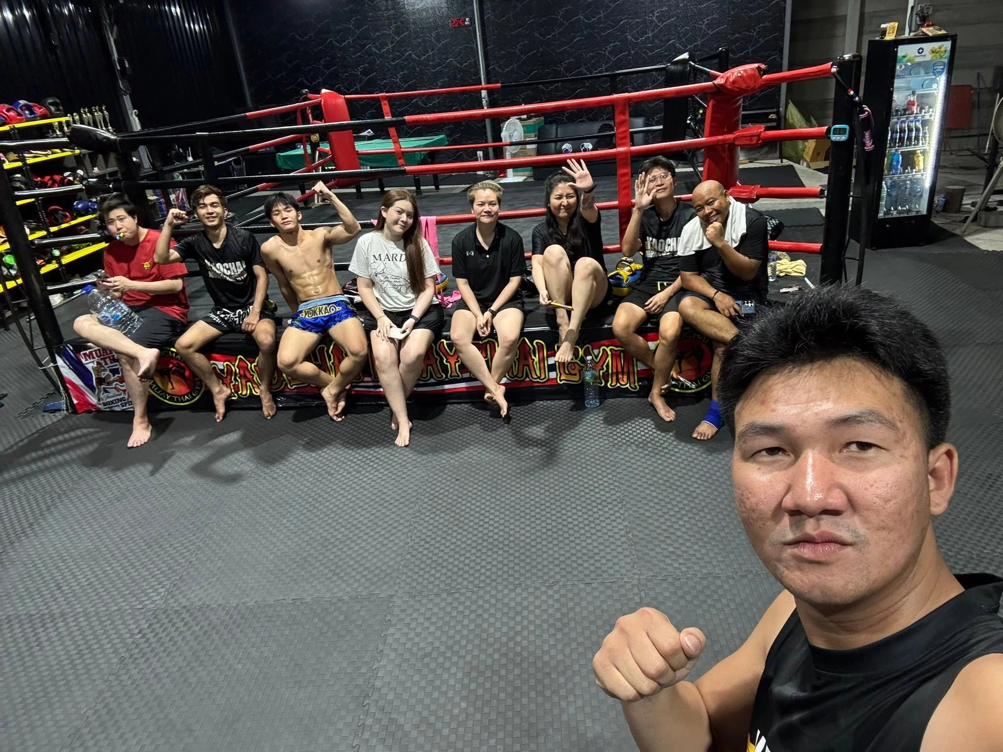 บรรยากาศเรียนมวยไทย ลดน้ำหนัก ออกกำลังกาย ยาวชัยมวยไทยยิม